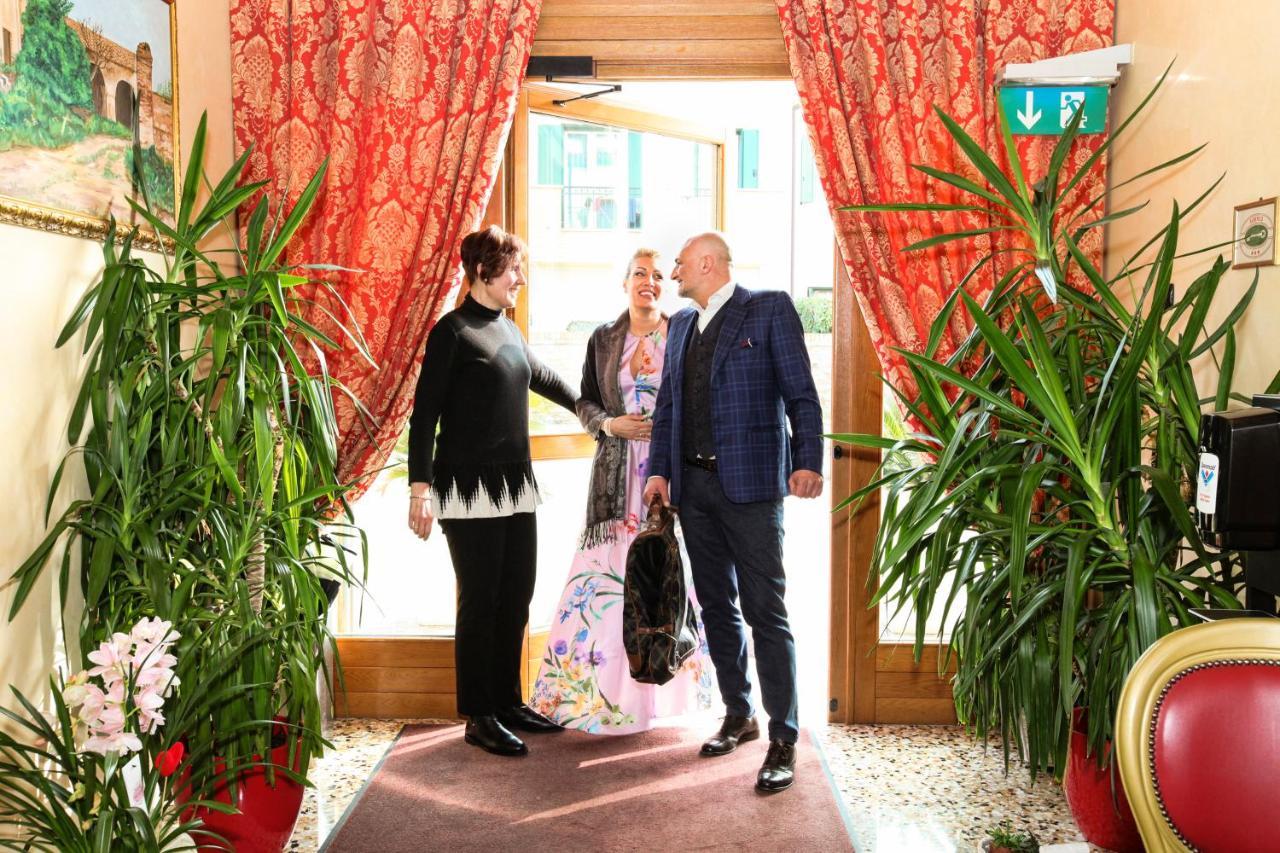Albergo Antica Corte Marchesini Campagna Lupia Bagian luar foto