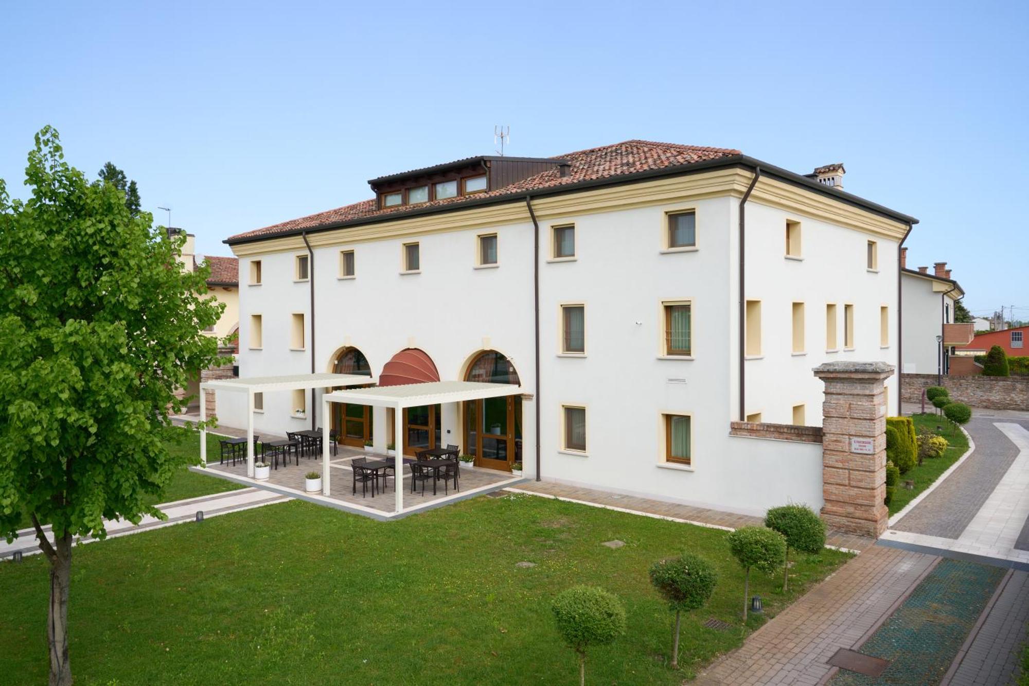 Albergo Antica Corte Marchesini Campagna Lupia Bagian luar foto