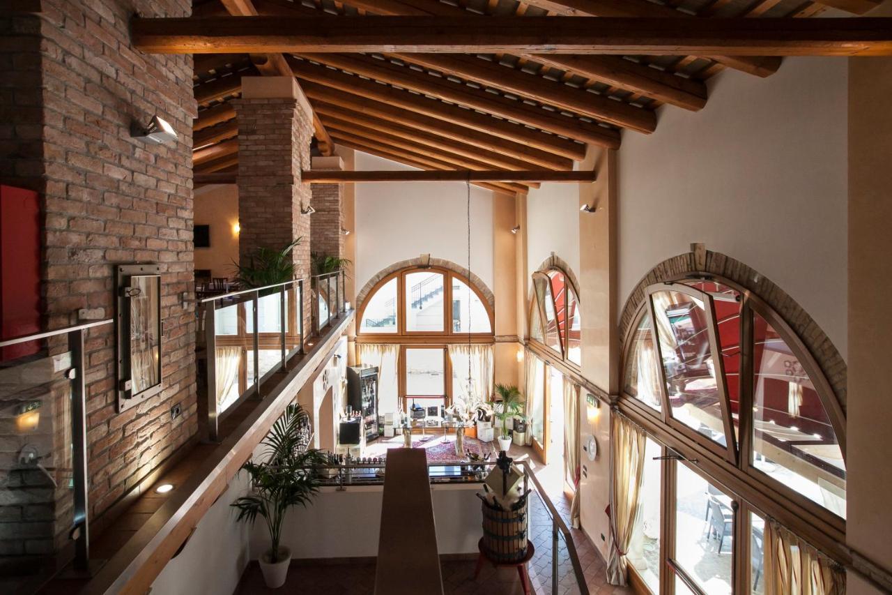 Albergo Antica Corte Marchesini Campagna Lupia Bagian luar foto