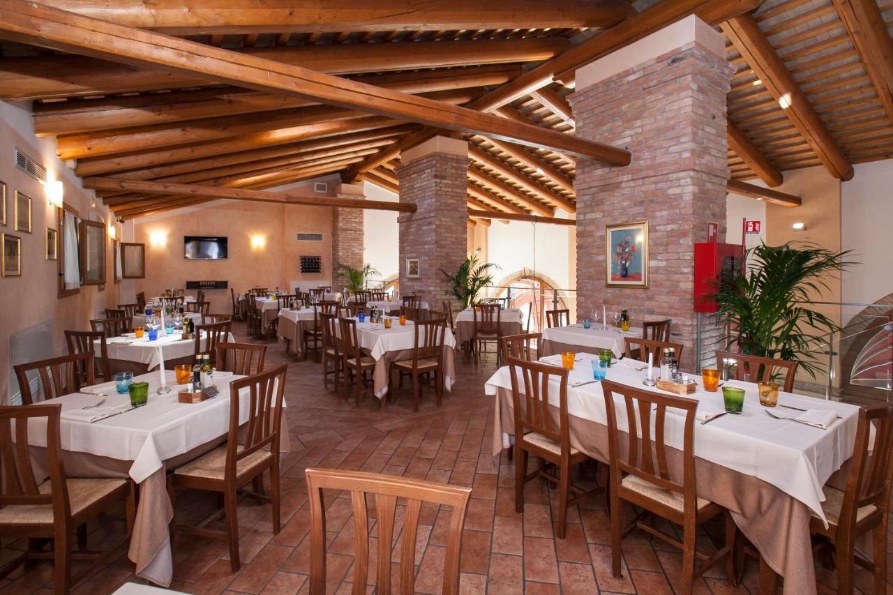 Albergo Antica Corte Marchesini Campagna Lupia Bagian luar foto