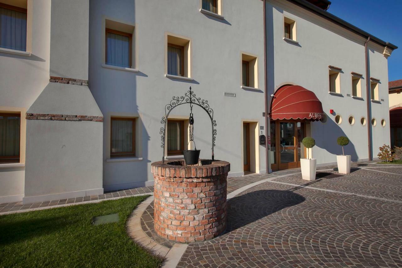 Albergo Antica Corte Marchesini Campagna Lupia Bagian luar foto